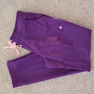 Figs Ultra Violet Yola